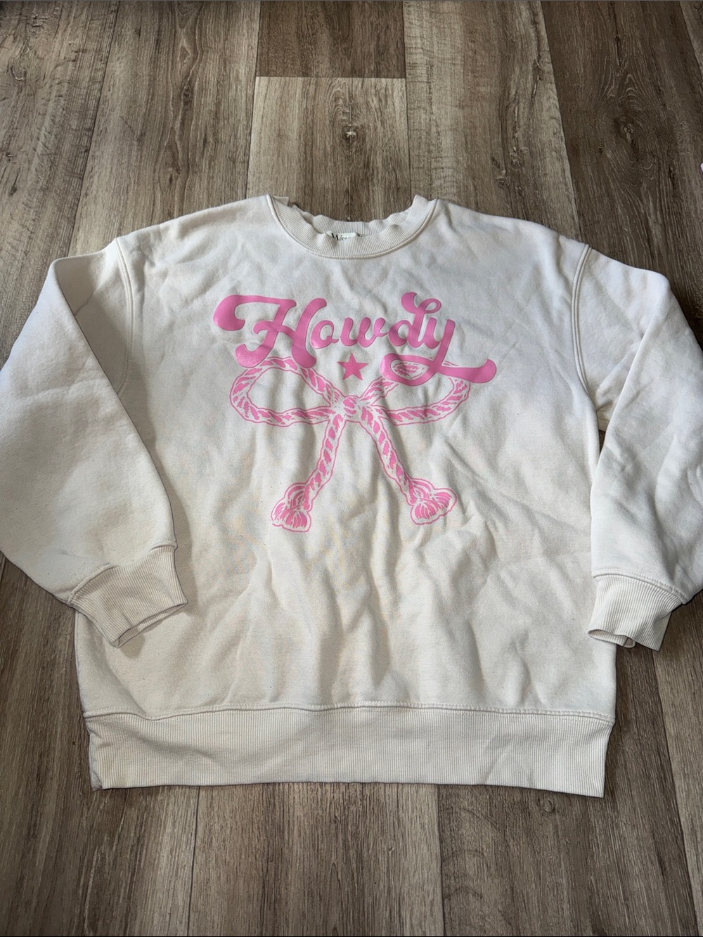White 'Howdy' Graphic Sweatshirt with Pink Print - Women's Sweater